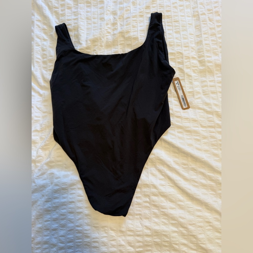 Skims fits everybody high cut bodysuit